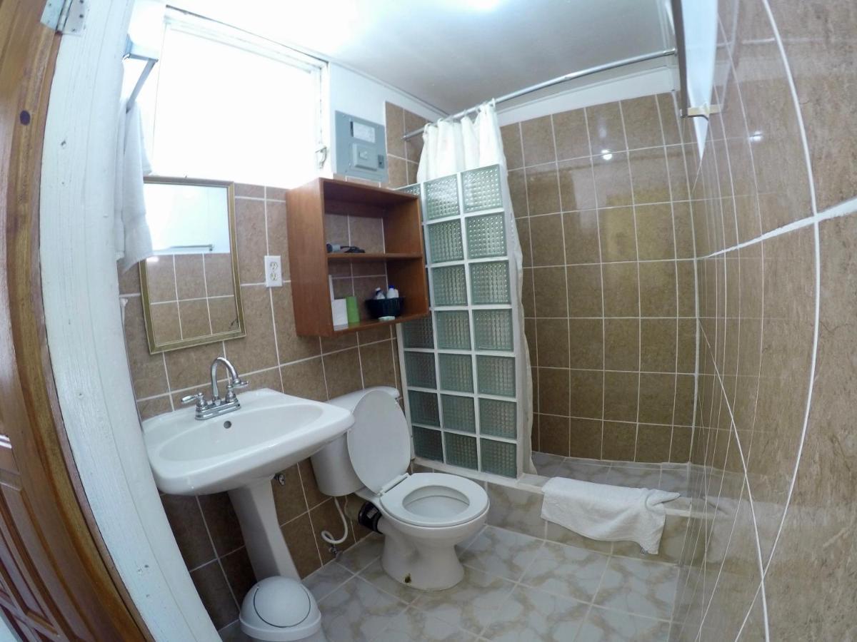 Chila'S Accommodations Caye Caulker Buitenkant foto