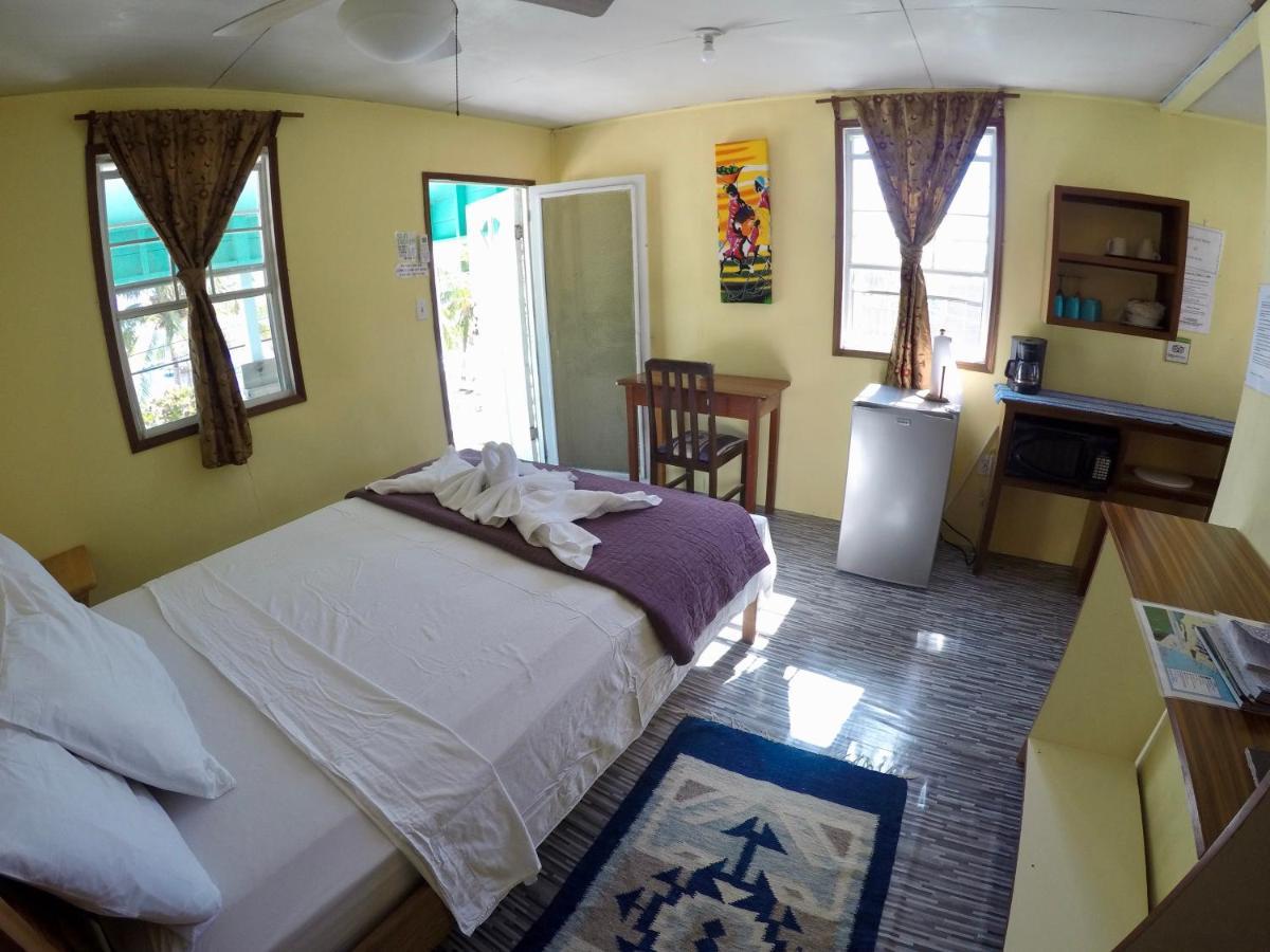 Chila'S Accommodations Caye Caulker Buitenkant foto