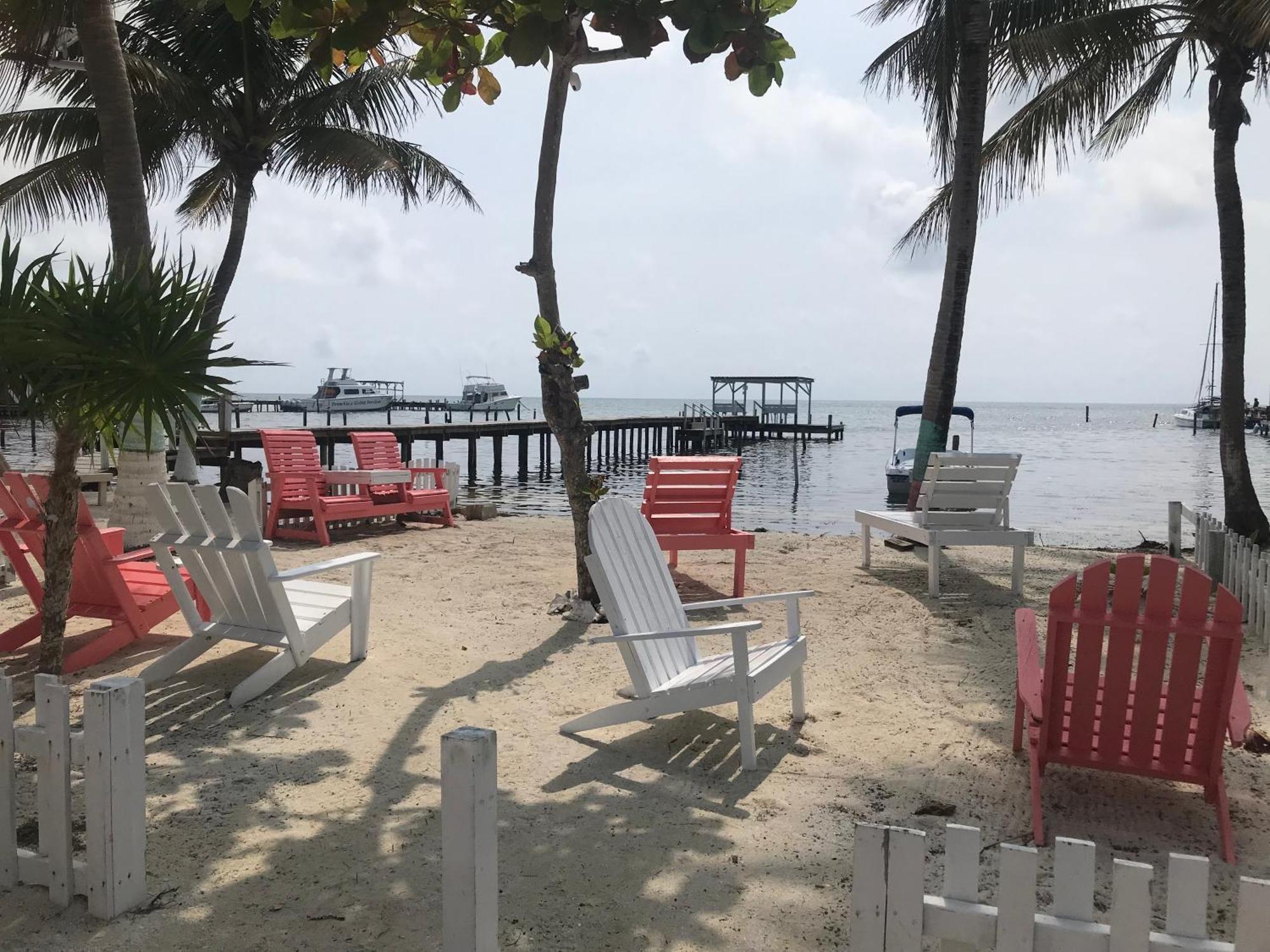 Chila'S Accommodations Caye Caulker Buitenkant foto